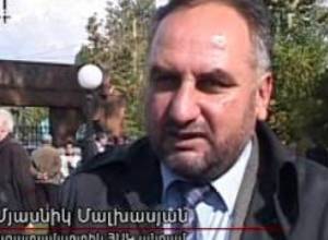 Լեւոն Տեր-Պետրոսյանը այցելեց Պանթեոն եւ Եռաբլուր