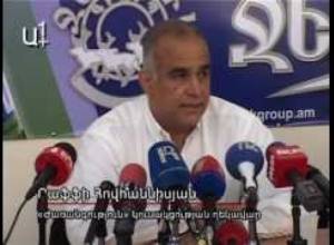 Ինչո՞ւ է Րաֆֆի Հովհաննիսյանը բոլորին անձնապես բարևում