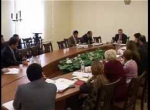 17 անդամներից ներկա էին միայն 4-ը