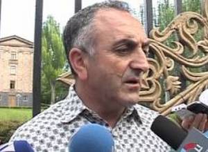 Ակցիա ԱԺ-ի մոտ