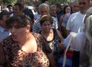 Նաիրիտցիները եկել էին իրենց աշխատավարձերի հետևից