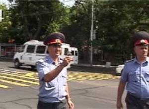 Ակտիվիստին տանում են  ոստիկանություն