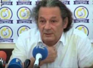 Ահարոն Ադիբեկյան. Էս ժողովուրդը հեղափոխություն անող չի