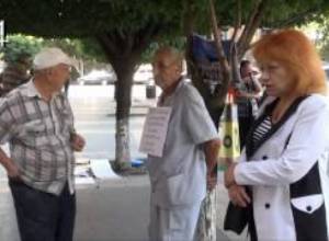 Ծառի ու ոստիկանական պատի արանքում