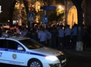 Ինչպես էին ցուցարարները դիմավորում Սերժ Սարգսյանին