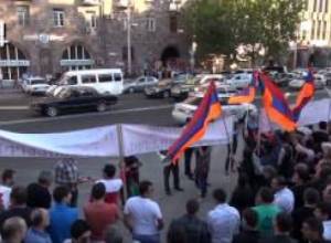 Սամվել Ալեքսանյանի պաշտպանները ընդդեմ ակտիվիստների