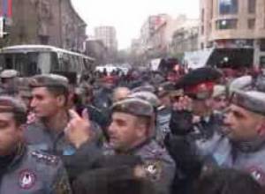 Ցուցարարներին թույլ չտվեցին հասնել Բաղրամյան 26