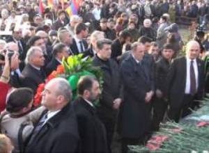 Երթ Մյասնիկյանի արձան