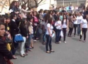 Ֆլեշ մոբ. Դասամիջոցին պարեցին