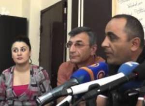 Ոստիկաններից պահանջում են ներողություն խնդրել