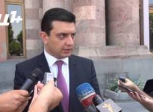 Նախարարը պատասխանեց լրագրողների հարցերին