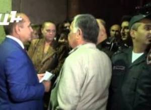 Հովիկ Աբրահամյանը խոստացավ օգնել անտուն բնակիչներին