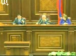 Իմ ուշքը չի գնում, սիրելիս, ձեր խոսափողը անջատել. Շարմազանովը` Փոստանջյանին