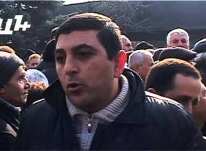 Նաիրիտցիները ակցիա են անում նախագահականի մոտ