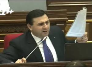 Եզդիների համայնքը Զարուհի Փոստանջյանի հետ է