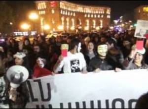 Երթը հասավ հրապարակ