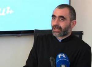 Մի նմանեցրեք իսլամն ու ահաբեկչությունը. քահանա