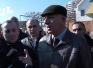 Տաքսու վարորդները Սերժ Սարգսյանին ու ոստիկանապետին ծրագիր են ներկայացրել