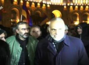 Րաֆֆի Հովհաննիսյանի ծաղիկները չեն հասնում հասցեատերերին