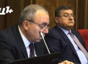 Նախարարը խոստացավ հետեւողական լինել Վ. Գասպարիի հարցում