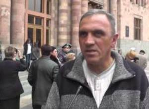 Տաքսու վարորդների ակցիան. որ Բեգլարյանը գնա բանակցությունների