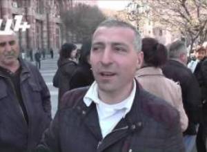 Քաղաքացիները պահանջում են իրենց բնակարանները