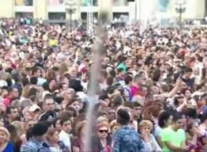 Հռոմի Պապը մոտենում եւ օրհնում էր հաշմանդամություն ունեցող մարդկանց