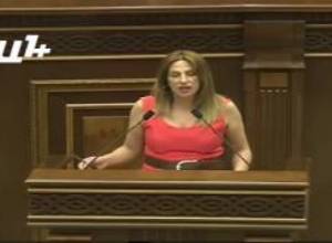 Դարձել ենք Ռուսաստանի արբանյանկը. Զարուհի Փոստանջյան