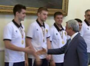 Սարգսյանը ընդունել էր բասկետբոլիստներին