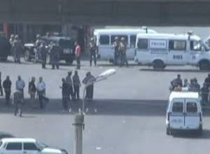 Ուղիղ. Շրջափակված է Ոստիկանության Էրեբունու շենքը