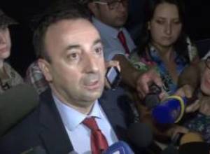 Հրայր Թովմասյանն է մեկնաբանում