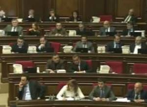 Զարուհի Փոստանջյանի նախագծերն չընդունվեցին