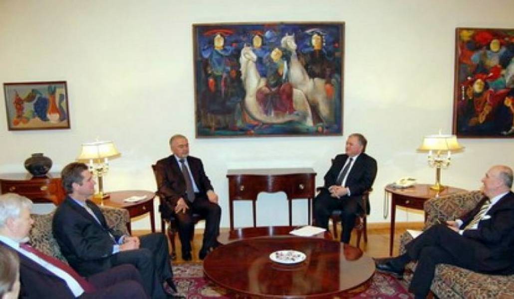 94d8e84c5472bb1de16486c0cf59418f