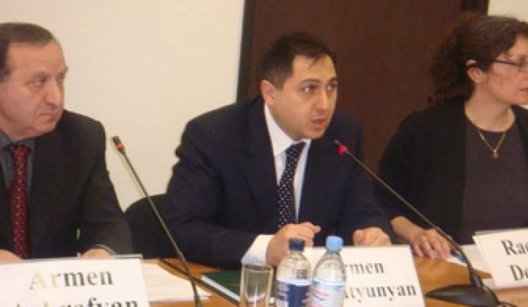 cf9c9a171ab1b6bd07448d7e03cf09e5