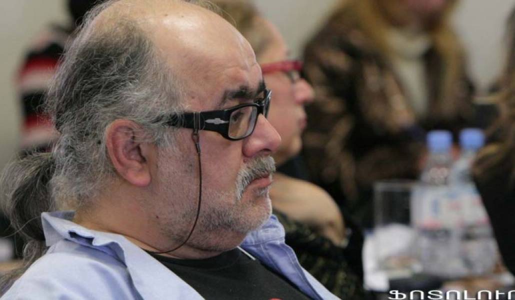 37d41469dc7e4d2d43ab0852df50b16e