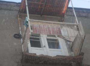 Collapse in central Yerevan