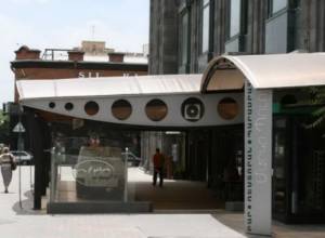 Marco Polo restaurants stand close