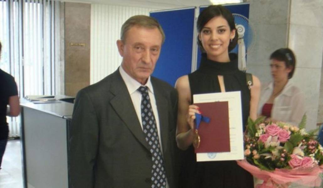 ee27c219c558301a2e7d21cd6d963acc