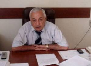 To receive swine flu vaccination