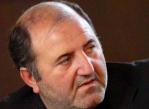 Hakobian did not withdraw from race