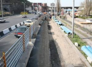 Water main installation caused traffic jams