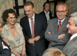 Honorable guests at the presidential residence