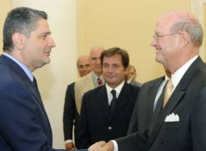 Armenian Premier receives ARTOK group delegates