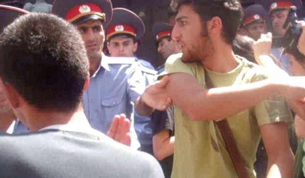 81b41067603c4713ef3a395a7ba74e57