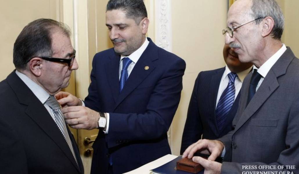 5ebc383297ed5e90d753c56160a98770