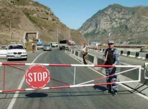 Upper Lars checkpoint reopens for Armenian trucks
