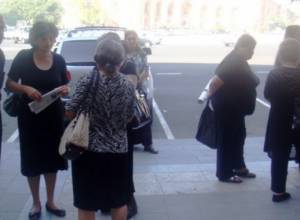 They will hand a letter to Sargsyan