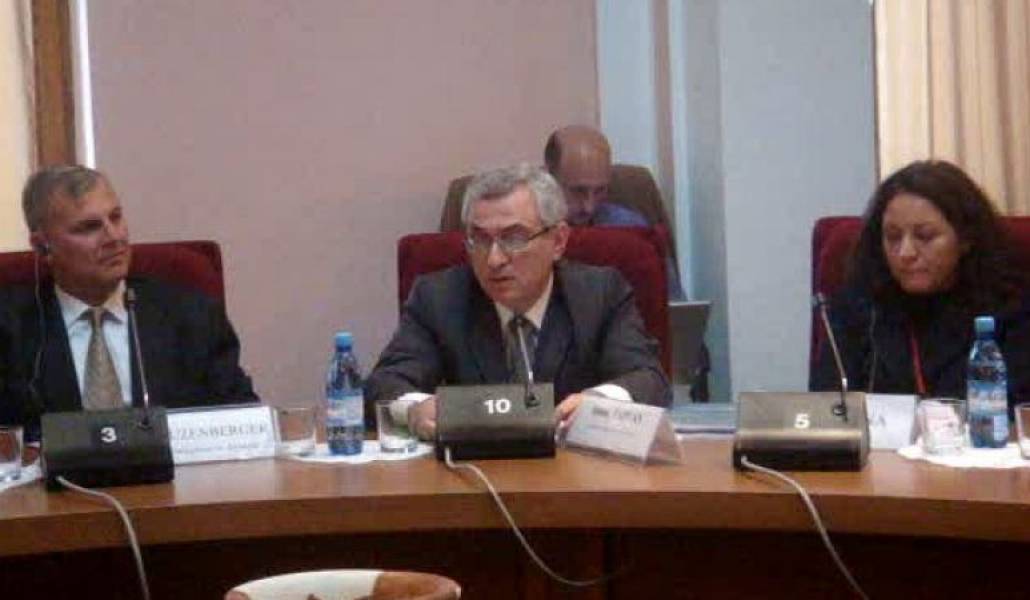 ecc89e9b23f6012cf83509ed636525e3