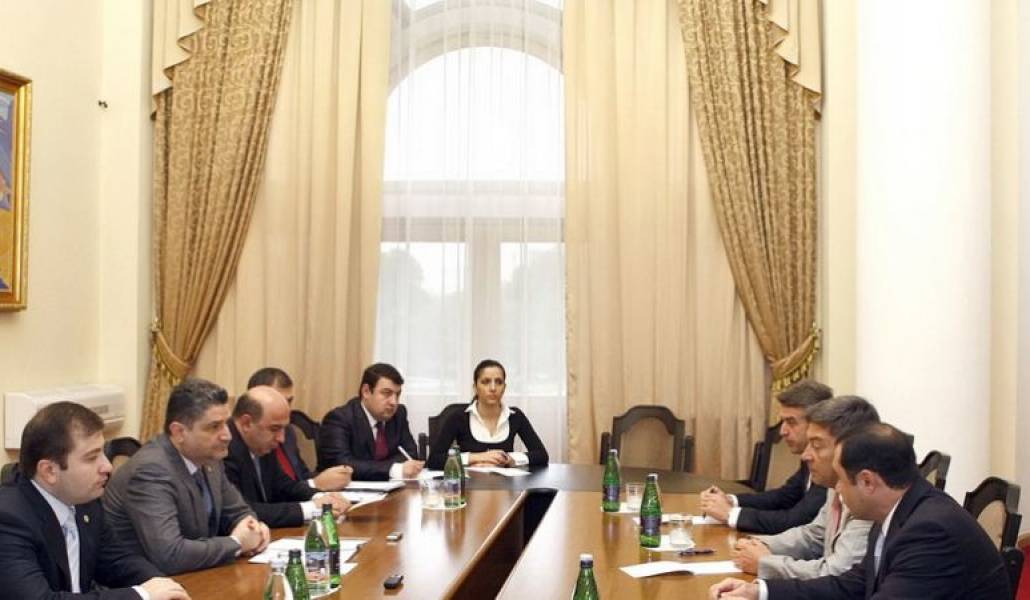 9c3df297b0aefd4c597ef2f6386f7a98