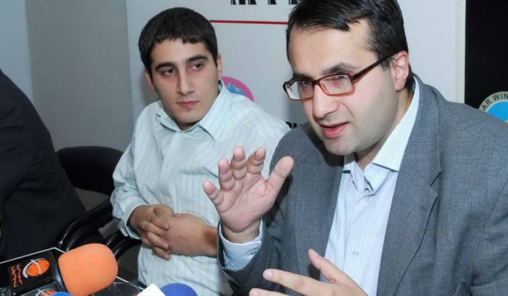 2b4048da2fb5bbc6633a22acdcd2b082